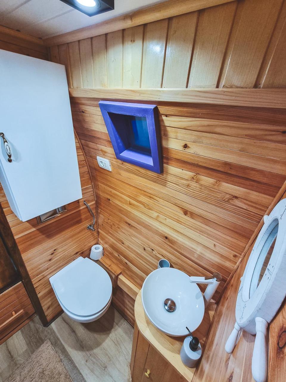 Central Tiny Houses 부쿠레슈티 외부 사진